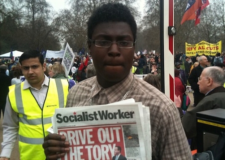 © Robert Rotifer Zeitungsverkäufer Socialist Worker